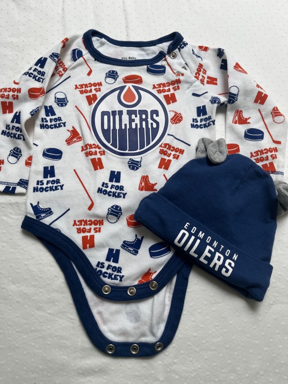 Edmonton Oilers Infant Long Sleeves Bodysuit and Hat Set - Size 3-6m